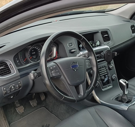 Volvo V60 cena 46500 przebieg: 197000, rok produkcji 2016 z Pyzdry małe 667